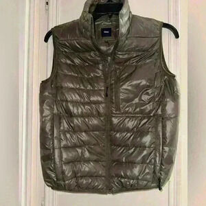 Gap Puffy vest small